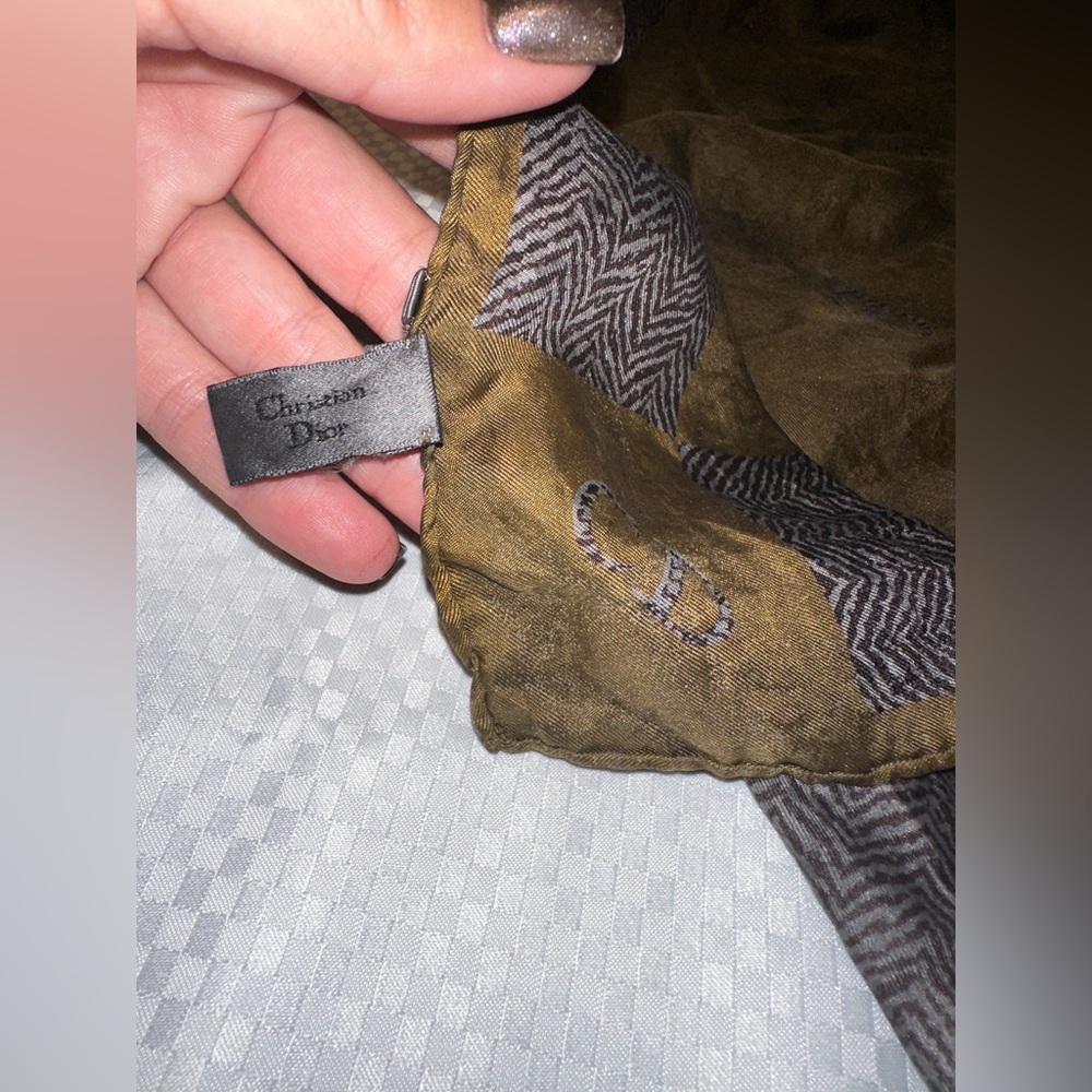 CD Christian Dior Scarf. Rock dye Olive / Brown. - Picture 9 of 11
